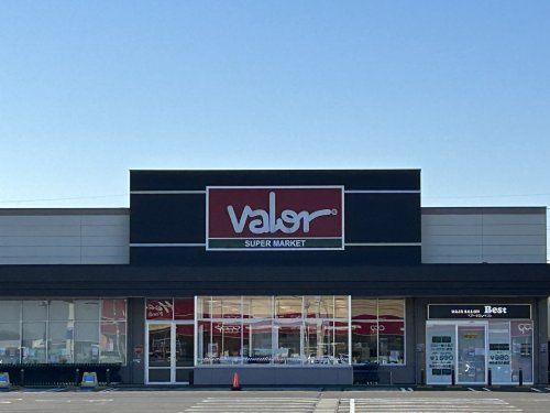 近くのvalor(バロー) 春江店まで1,096m(徒歩14分)