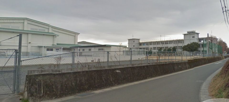 近くの玉名市立玉名町小学校まで98m(徒歩2分)
