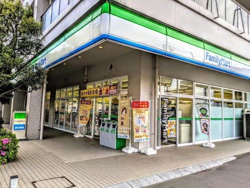 近くのファミリーマート　八乙女中央店まで837m（徒歩11分）