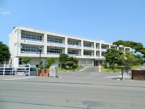 近くの南相馬市立鹿島中学校まで1,630m(徒歩21分)