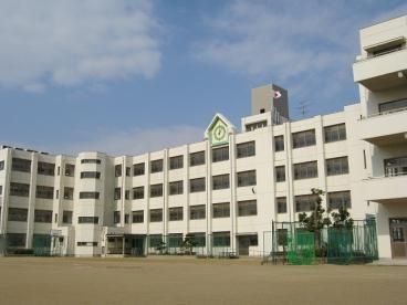 近くの柴島中学校まで317m(徒歩4分)