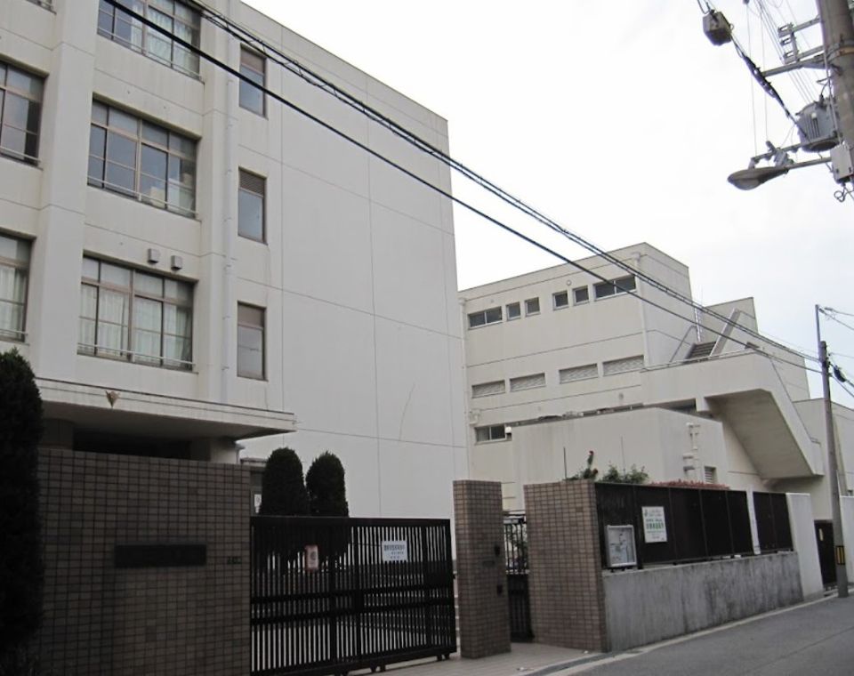 近くの大阪市立柴島中学校まで315m(徒歩4分)