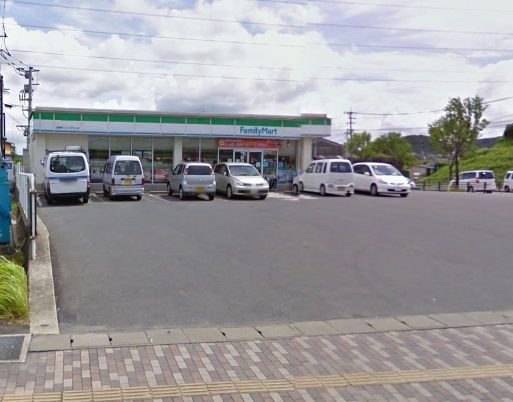 近くのファミリーマート 西諫早ニュータウン店まで821m(徒歩11分)