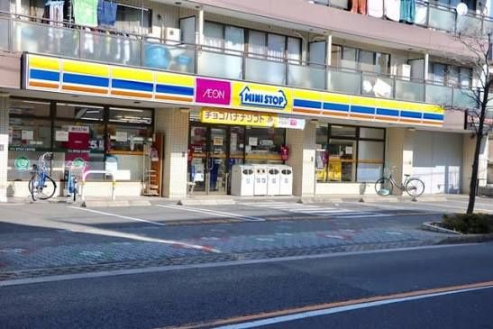 近くのミニストップ 篠崎町1丁目店まで585m(徒歩8分)