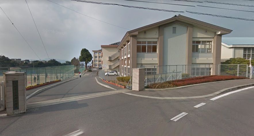 近くの大村市立大村中学校まで761m(徒歩10分)