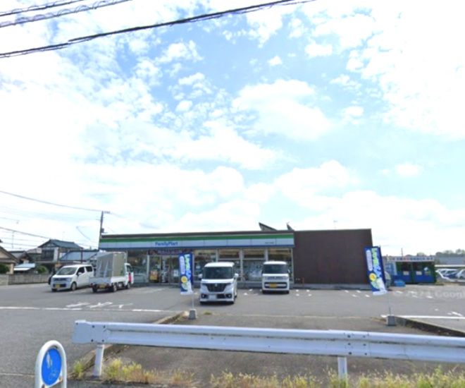 近くのファミリーマート 市原古市場店まで579m(徒歩8分)