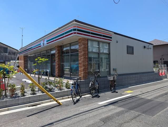 近くのセブンイレブン 江戸川大杉1丁目店まで546m（徒歩7分）