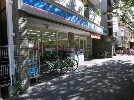 近くのローソン 南大井六丁目店まで269m(徒歩4分)