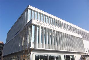 近くの豊島区立南長崎スポーツセンター温水プールまで989m（徒歩13分）