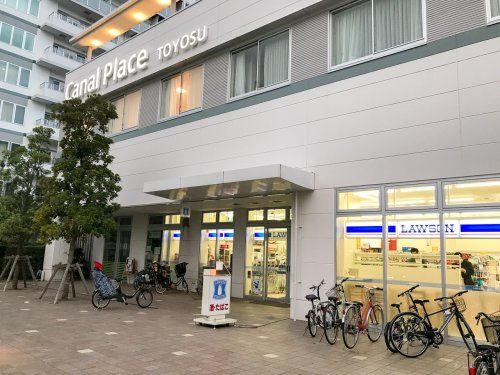 近くのローソンサテライト 江東豊洲六丁目店まで709m(徒歩9分)