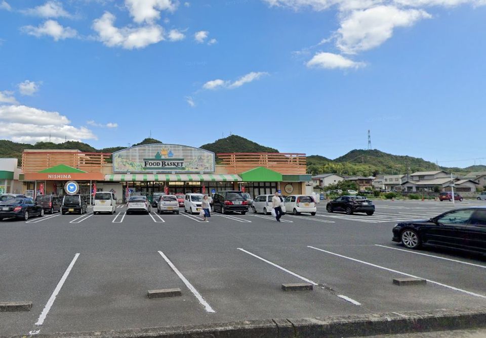 近くのワッツウィズ玉野長尾ニシナ店まで957m(徒歩12分)