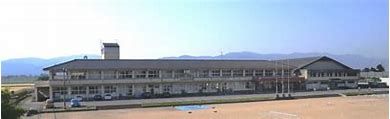近くの砺波市立鷹栖小学校まで1,745m(徒歩22分)