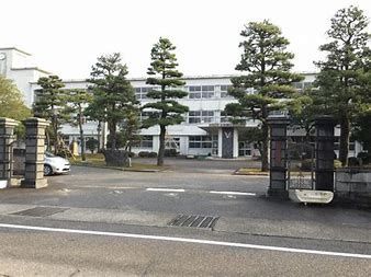 近くの砺波工業高等学校まで1,358m(徒歩17分)