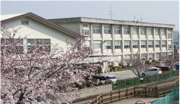 近くの倉敷市立庄小学校まで504m（徒歩7分）