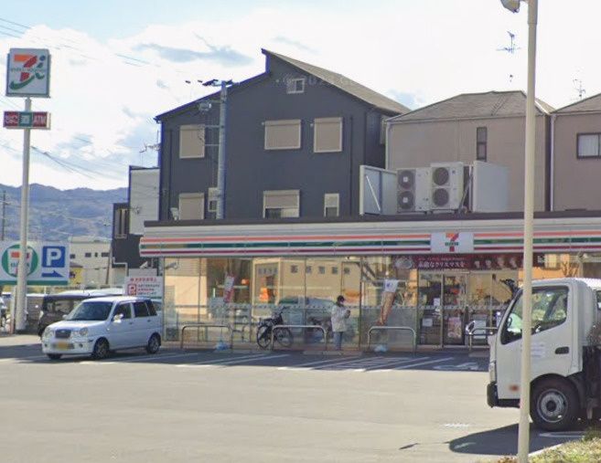 近くのセブンイレブン 東大阪吉田本町1丁目店まで1,371m（徒歩18分）