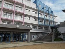 近くの神戸市立丸山ひばり小学校まで1,315m(徒歩17分)