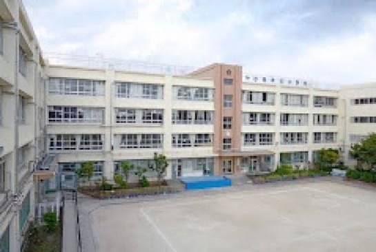 近くの江東区立小名木川小学校まで298m(徒歩4分)