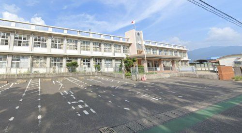 近くの鹿児島県垂水市立垂水中央中学校まで1,080m（徒歩14分）