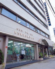 近くの関西看護医療予備校まで651m（徒歩9分）