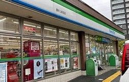 近くのファミリーマート 豊中上新田店まで358m(徒歩5分)