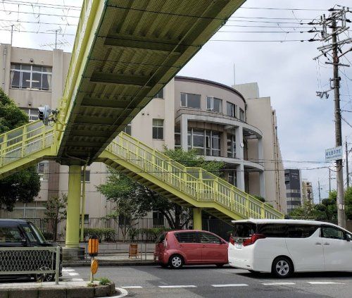 近くの大阪市立新北野中学校まで533m(徒歩7分)
