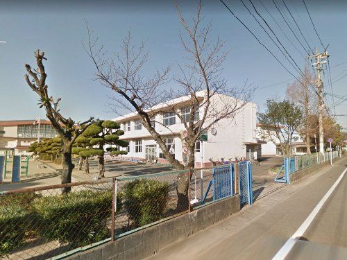 近くの大村市立三城小学校まで1,070m(徒歩14分)