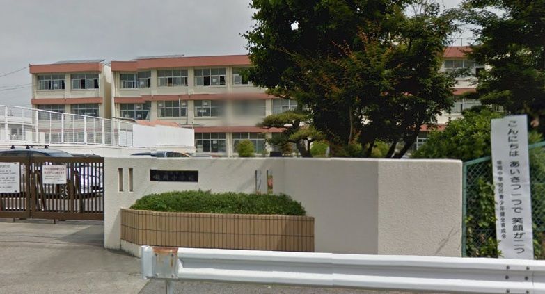 近くの小牧市立味岡小学校まで670m（徒歩9分）