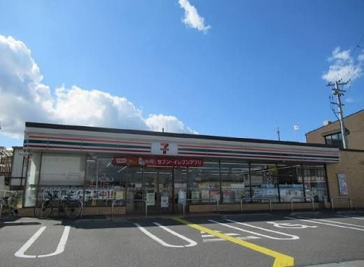 近くのセブンイレブン 草津大路2丁目店まで440m（徒歩6分）