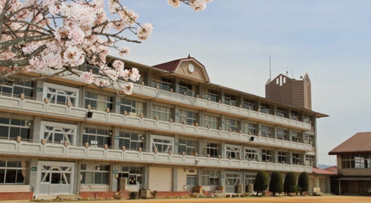 近くの倉敷市立連島神亀小学校まで1,297m(徒歩17分)