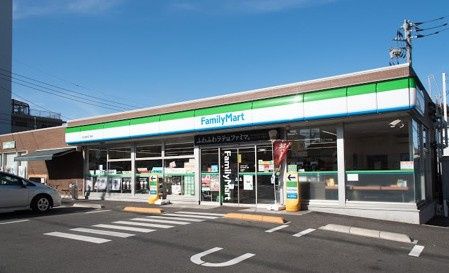 近くのファミリーマート 花小金井四丁目店まで1,956m(徒歩25分)