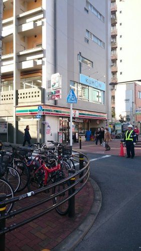 近くのセブンイレブン 東中野駅南店まで212m(徒歩3分)