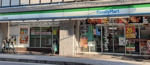 近くのファミリーマート 同心町店まで629m(徒歩8分)