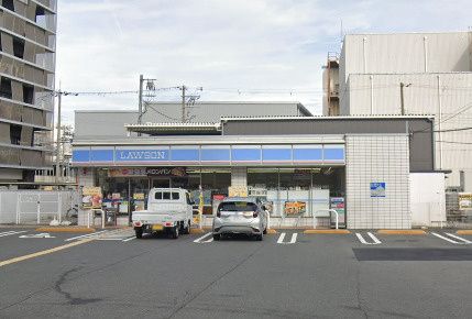 近くのローソン 東住吉東部市場前店まで641m(徒歩9分)