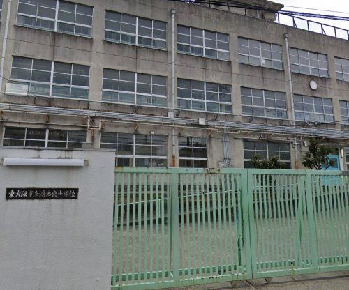 近くの東大阪市立鴻池東小学校まで1,225m（徒歩16分）