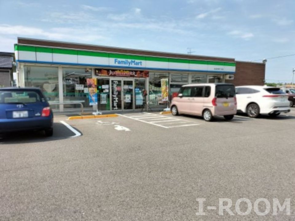 近くのファミリーマート 松山余戸南六丁目店まで240m(徒歩3分)