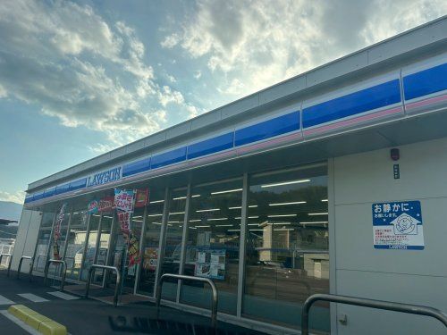 近くのローソン 四国中央山田井店まで776m(徒歩10分)