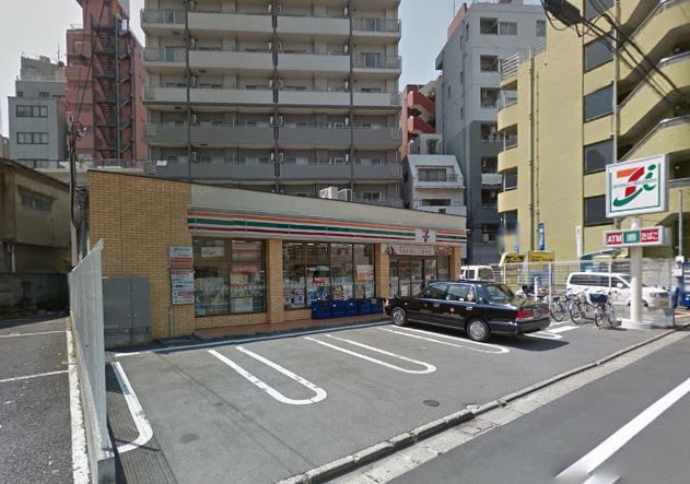 近くのセブンイレブンまで448m（徒歩6分）