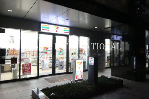 近くのセブン-イレブン台東東上野４丁目店まで1,117m（徒歩14分）