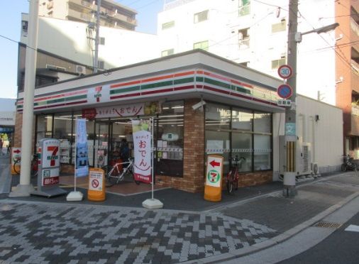 近くのセブンイレブン 大阪岸里3丁目店まで440m（徒歩6分）