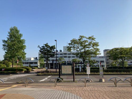 近くの泉区役所まで751m(徒歩10分)