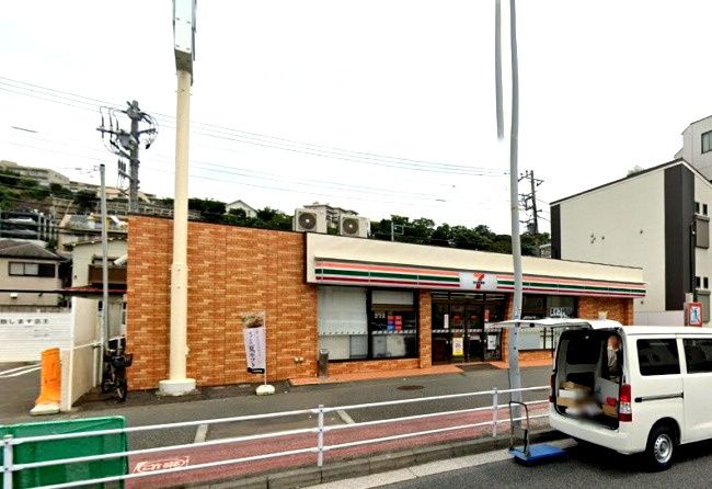 近くのセブンイレブン 横浜根岸3丁目店まで198m（徒歩3分）