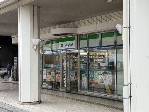 近くのファミリーマートせんちゅうパル店まで4,500m(徒歩57分)
