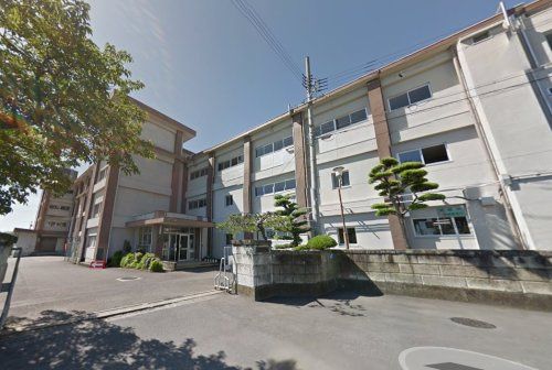 近くの一宮市立千秋中学校まで787m(徒歩10分)