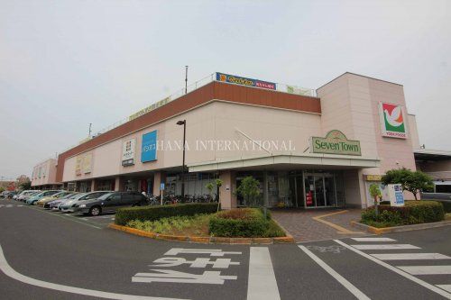近くのセブンタウンせんげん台まで1,966m（徒歩25分）