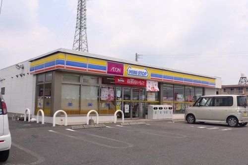 近くのミニストップまで554m(徒歩7分)