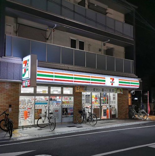 近くのセブンイレブン 御殿山駅前店まで498m（徒歩7分）