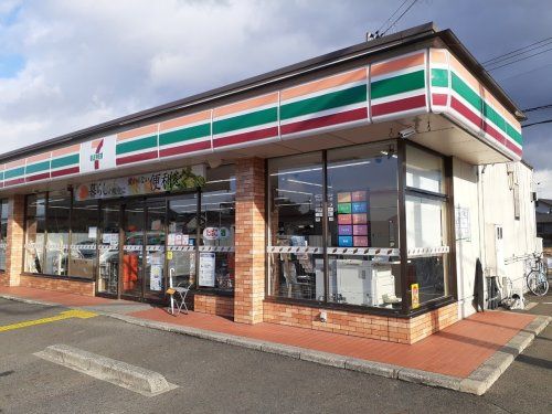 近くのセブンイレブン 草津青地町店まで689m(徒歩9分)