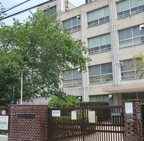 近くの大阪市立下新庄小学校まで355m（徒歩5分）
