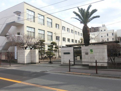 近くの大阪市立旭東中学校まで955m(徒歩12分)