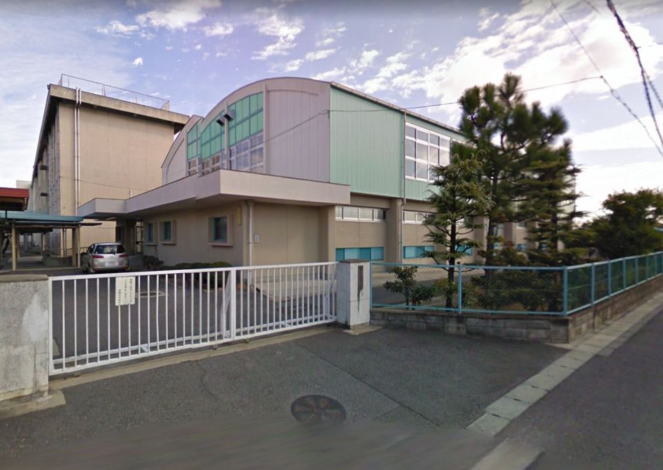 近くの岡山市立東疇小学校まで586m(徒歩8分)